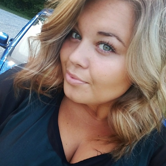 Meet your Posher, Mayce - Picture 3 of 4